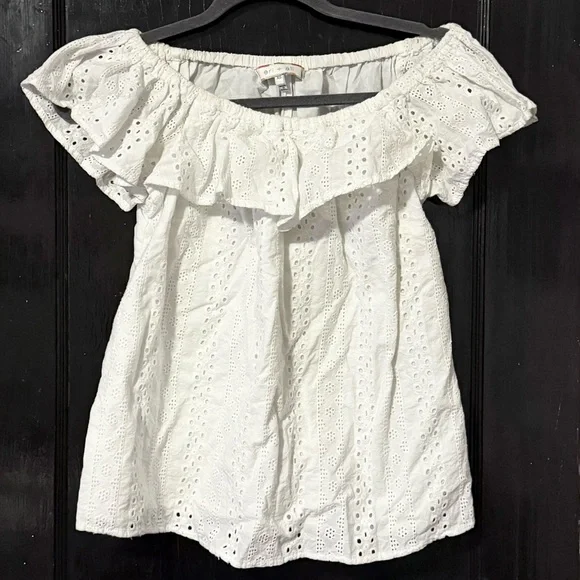 eri + ali Off-the-Shoulder Eyelet Top - Picture 6 of 7